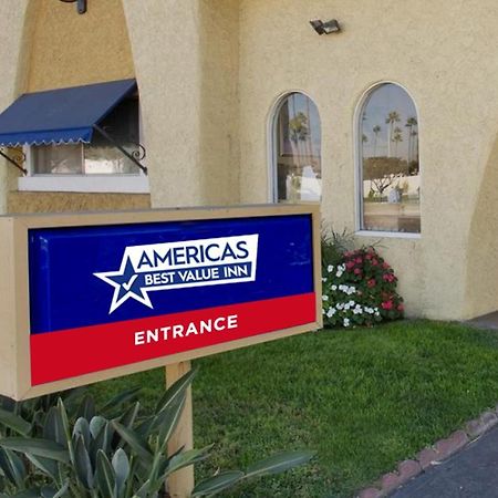 Americas Best Value Inn Чиппева-Фолс Екстер'єр фото