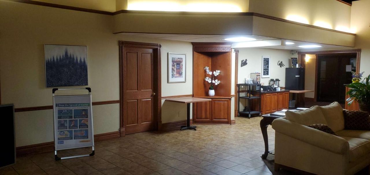 Americas Best Value Inn Чиппева-Фолс Екстер'єр фото